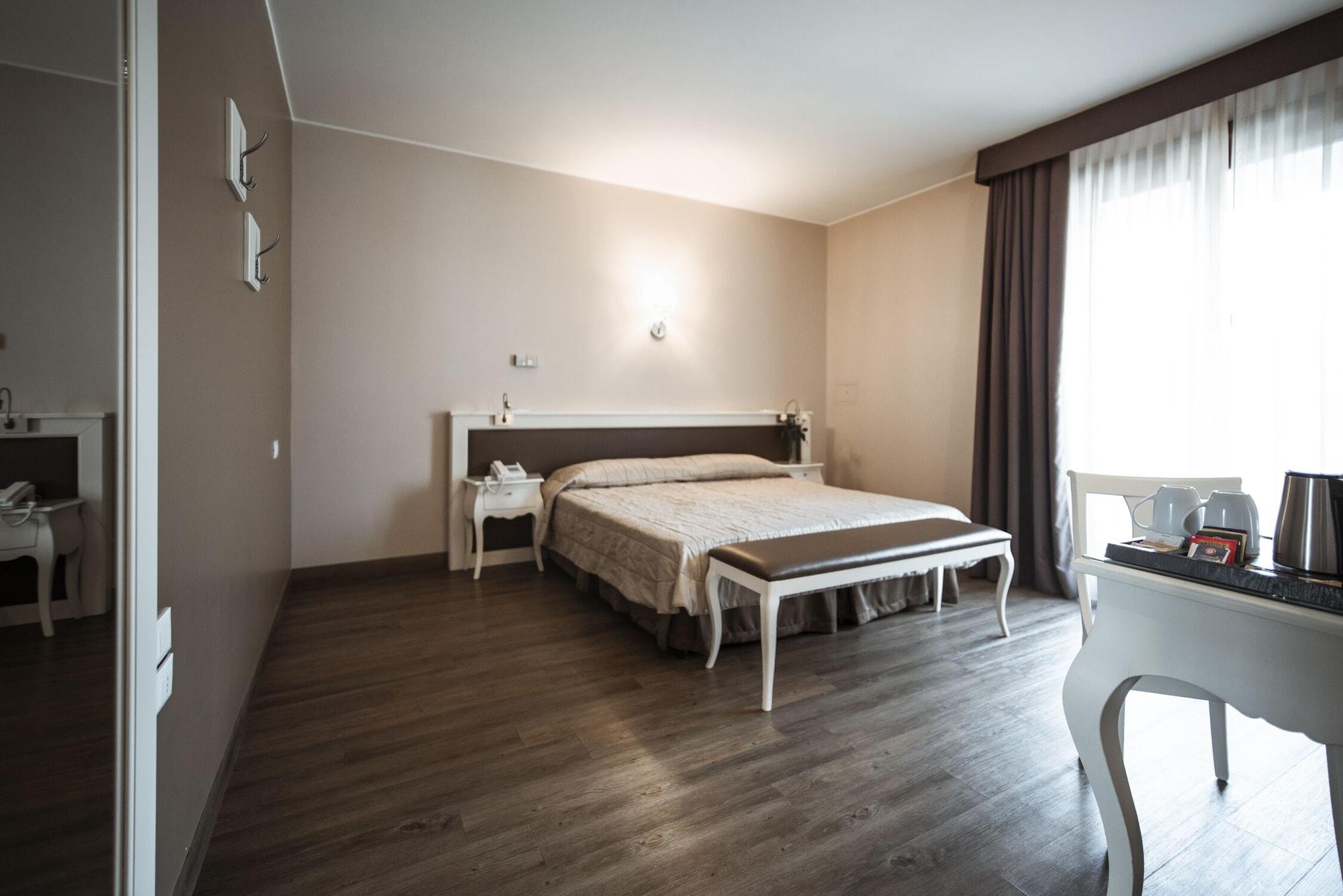 Bonotto Hotel Belvedere Bassano del Grappa Esterno foto
