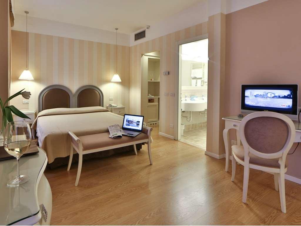 Bonotto Hotel Belvedere Bassano del Grappa Camera foto