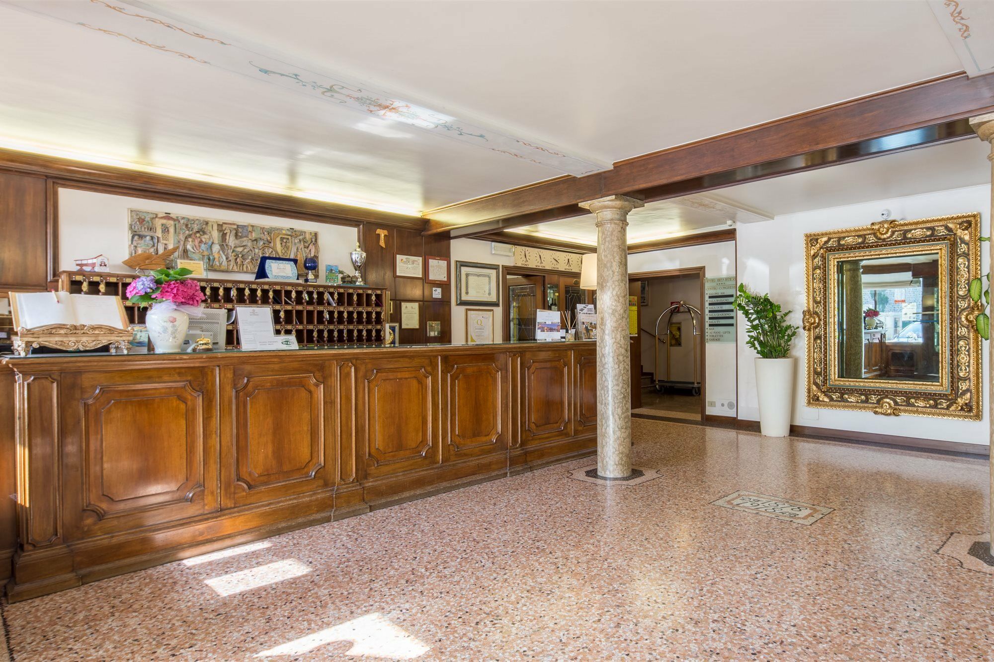 Bonotto Hotel Belvedere Bassano del Grappa Esterno foto